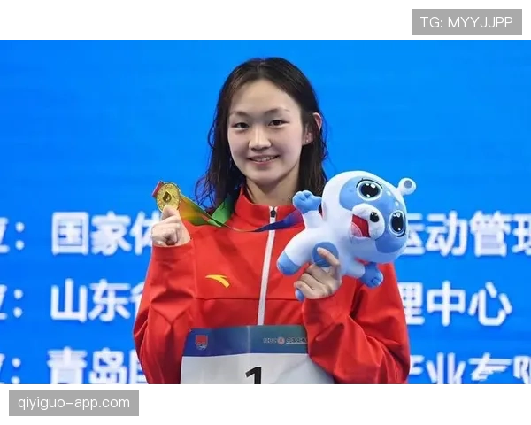 李冰洁训练完喝蛋白粉像我们喝奶茶一样勤快