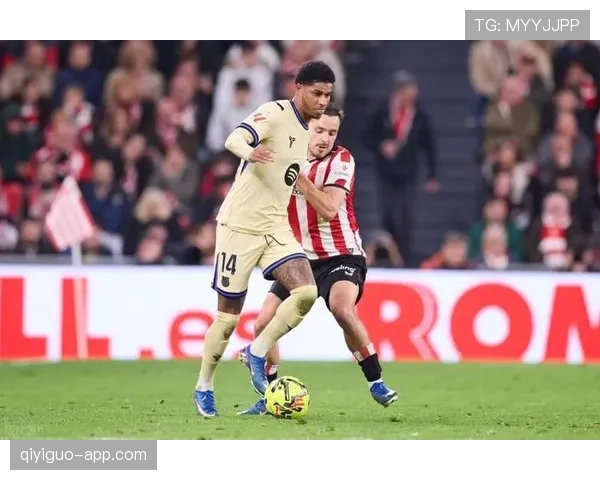 巴萨队内年轻化趋势明显，活力充足与防守隐患并存，球队稳定性面临考验